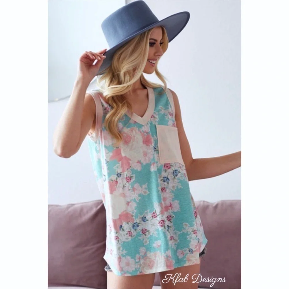 LAST 2! V Neck Floral Contrast Band Super Soft Pocket Detail Top! - Picture 5 of 10